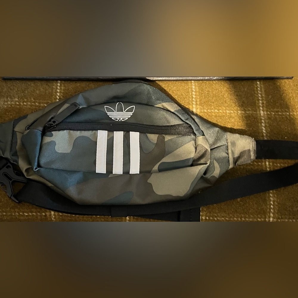 Adidas Waist Bag Fanny Pack Pouch Green Camo EUC